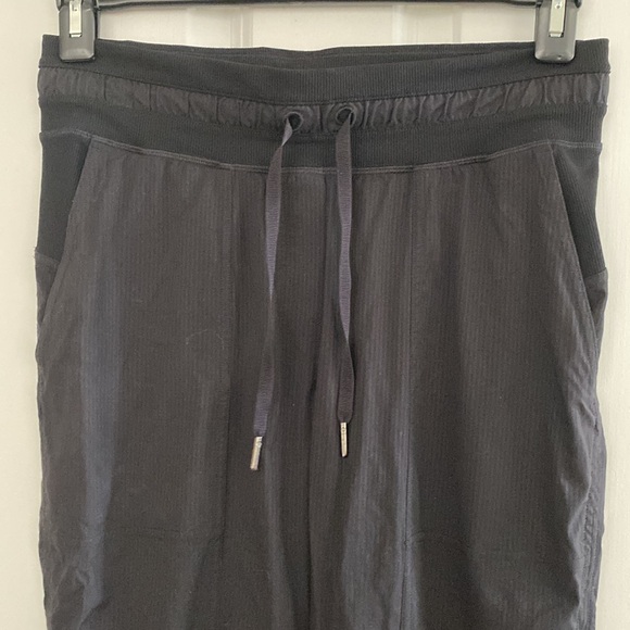 Lululemon Dance Studio Mid-Rise Jogger Pants Black Size 6 - Picture 7 of 12